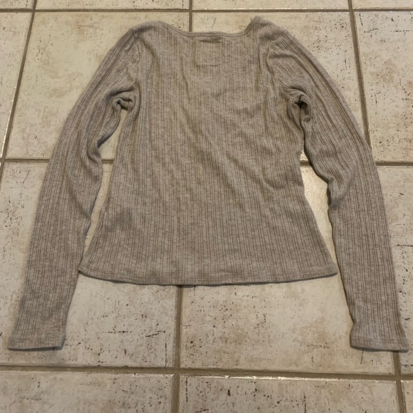 Hollister Ribbed Henley Long Sleeve Top - Size L - Taupe/Tan - Picture 4 of 5